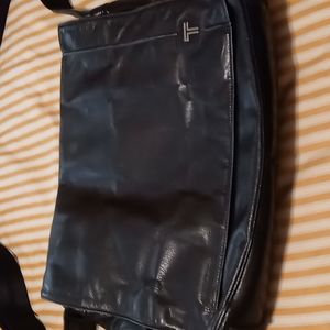 Leather messenger bag